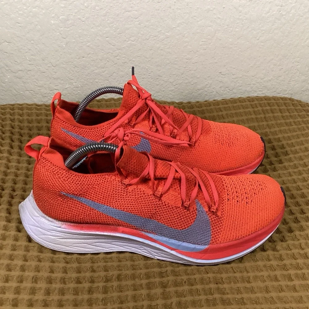 Nike Zoom Vaporfly 4% Flyknit Mens Sz 9 Red Crimson White Carbon Plate Running